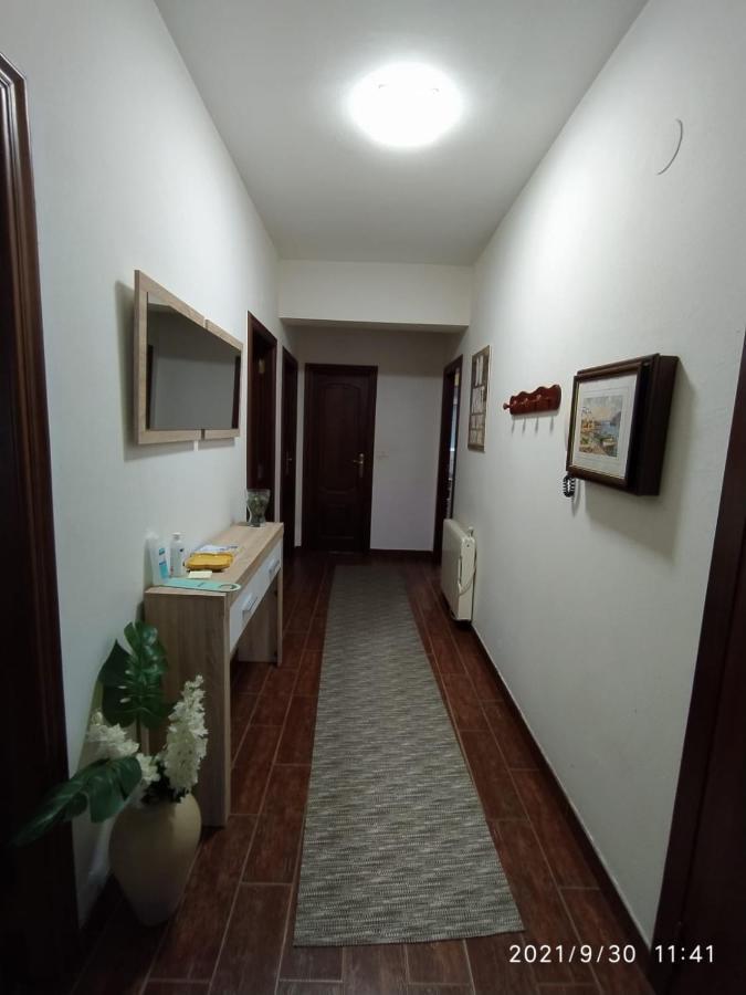 Nemes Cee Exterior foto