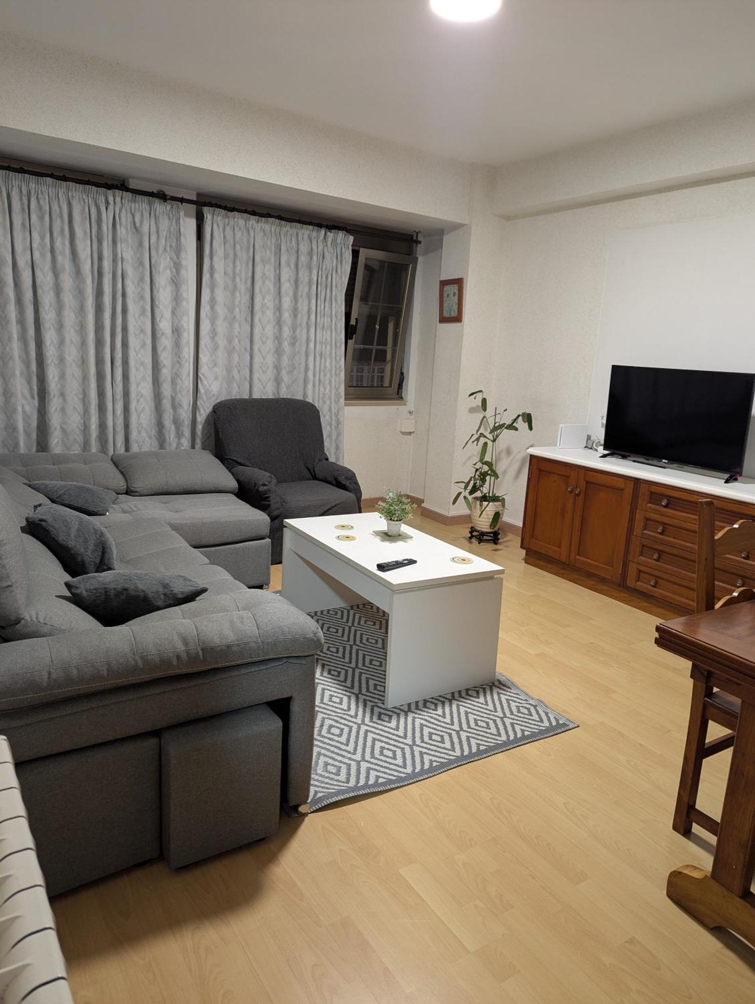 Nemes Cee Exterior foto
