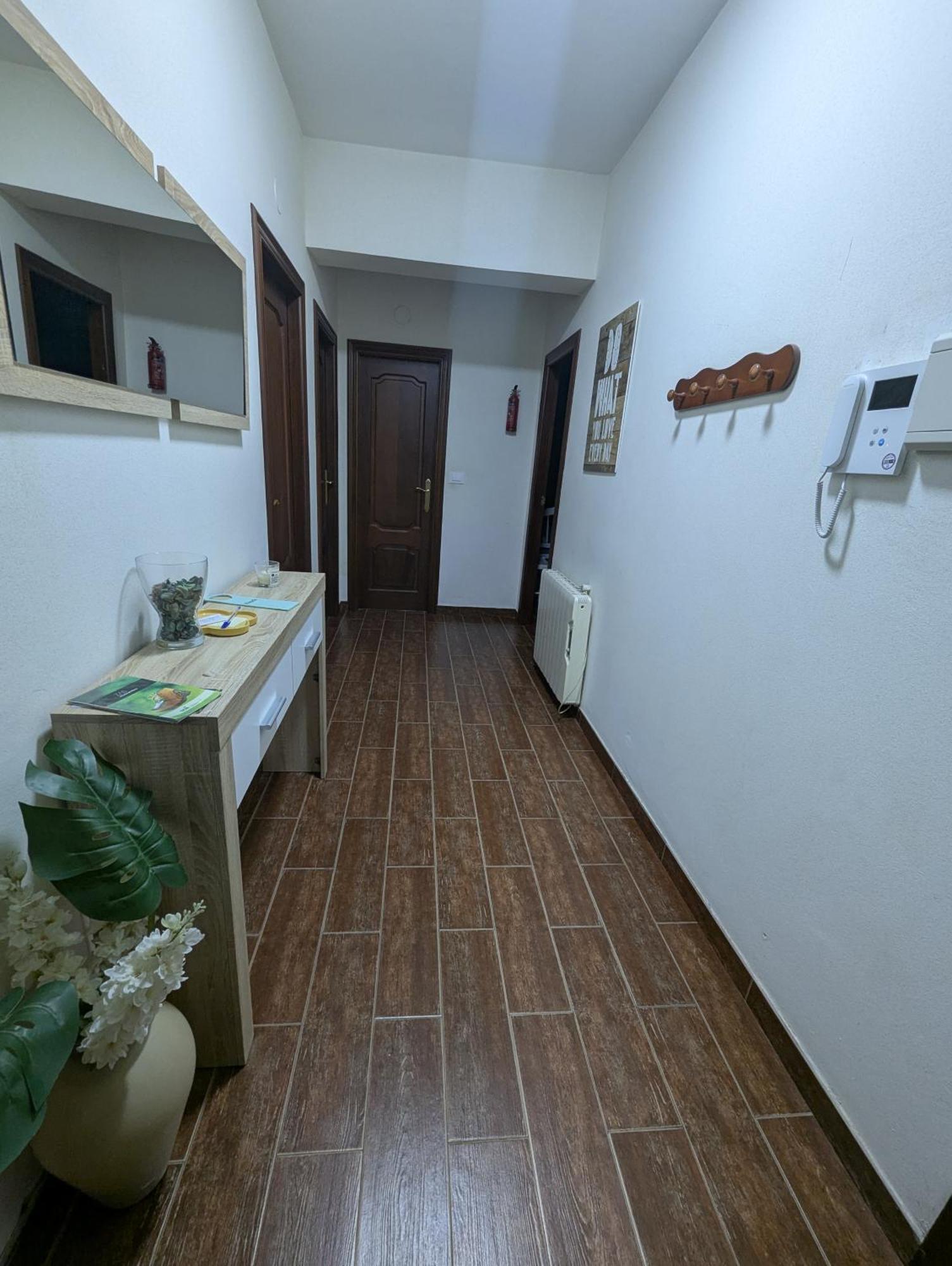 Nemes Cee Exterior foto